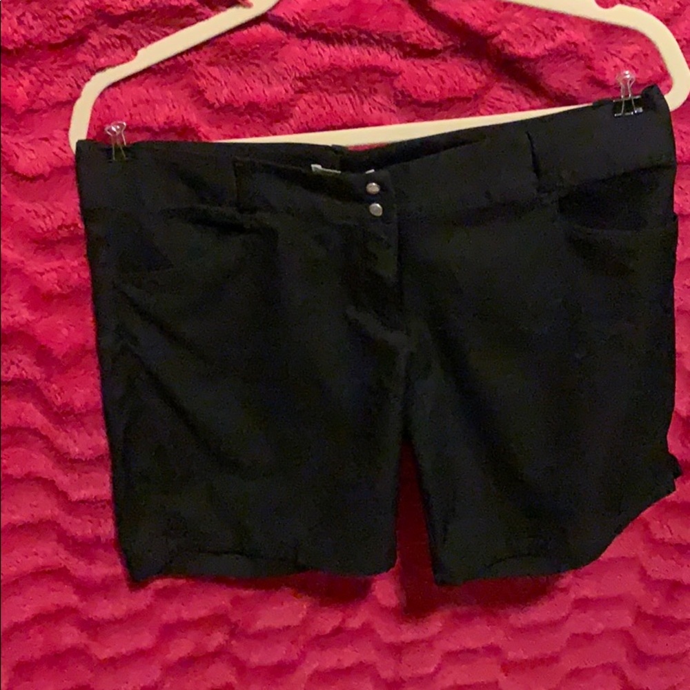 Women’s Golf Shorts